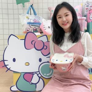 統一時代百貨台北店 2024美人節開跑 超萌Kitty限量卡