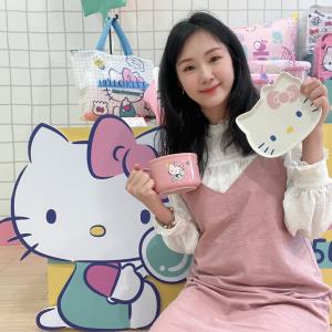 統一時代百貨台北店 2024美人節開跑 超萌Kitty限量卡