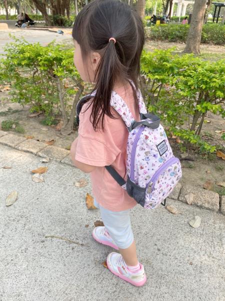 HUGGER 防走失背包 兒童筆袋 防潑水不怕髒、輕量有質感