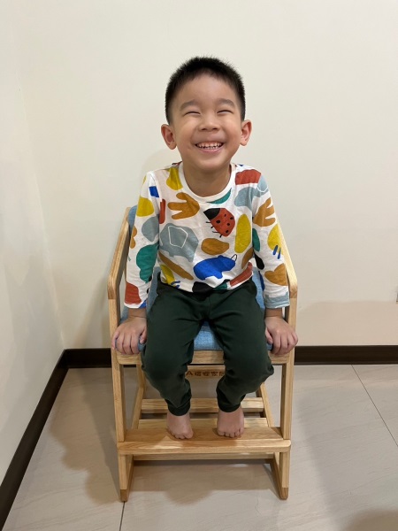 【環安家居 絢彩兒童椅】伴隨孩子成長 完美兼顧品質安全健康 