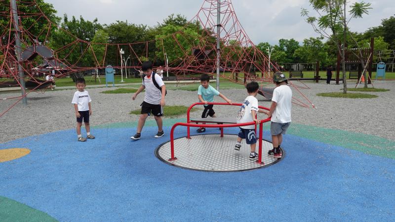 屏東 潮州 潮好玩幸福村 共融公園 超夯銅板價、免費ㄆ體驗寓