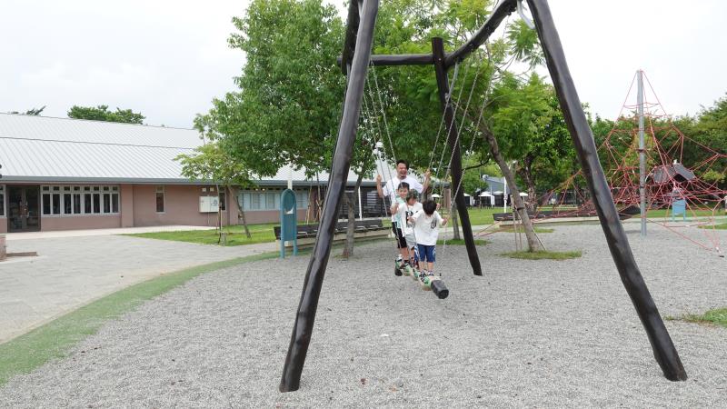 屏東 潮州 潮好玩幸福村 共融公園 超夯銅板價、免費ㄆ體驗寓