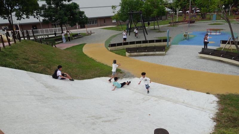 屏東 潮州 潮好玩幸福村 共融公園 超夯銅板價、免費ㄆ體驗寓