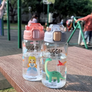 兒童水壺｜用過離不開的Hugger 彈蓋吸管水壺