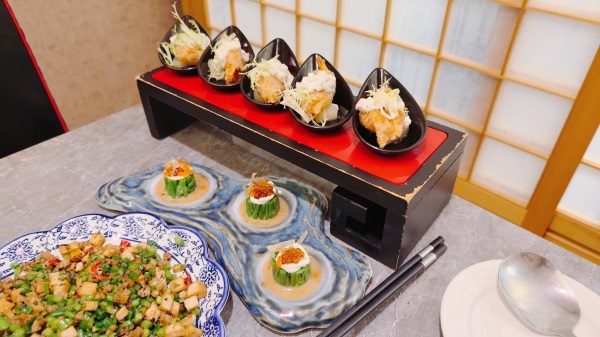 台南安平必吃美食｜LA-墨川四川樟茶烤鴨｜蓉城酸菜魚、毛血旺、芋泥烤鴨方、老皮豆腐必點｜台南烤鴨推薦＋創意川菜一次滿足！-婚姻經營